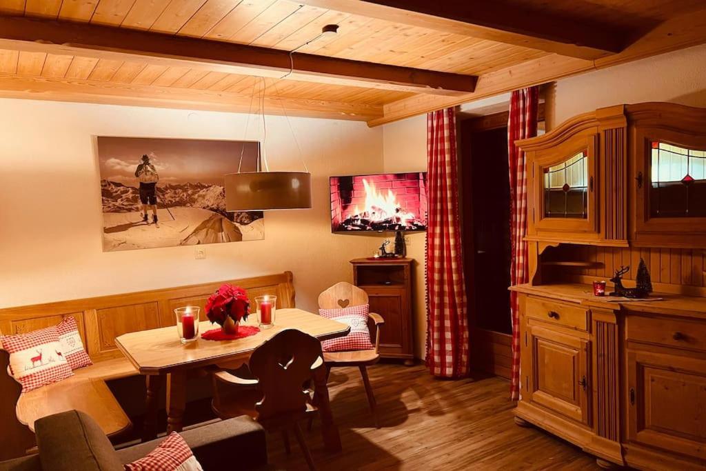 Ferienwohnung Gamsbock Panorama View Balkon, Gartensauna, Garten, Grillplatz シュトゥンム エクステリア 写真