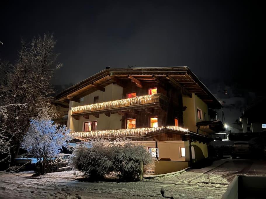 Ferienwohnung Gamsbock Panorama View Balkon, Gartensauna, Garten, Grillplatz シュトゥンム エクステリア 写真