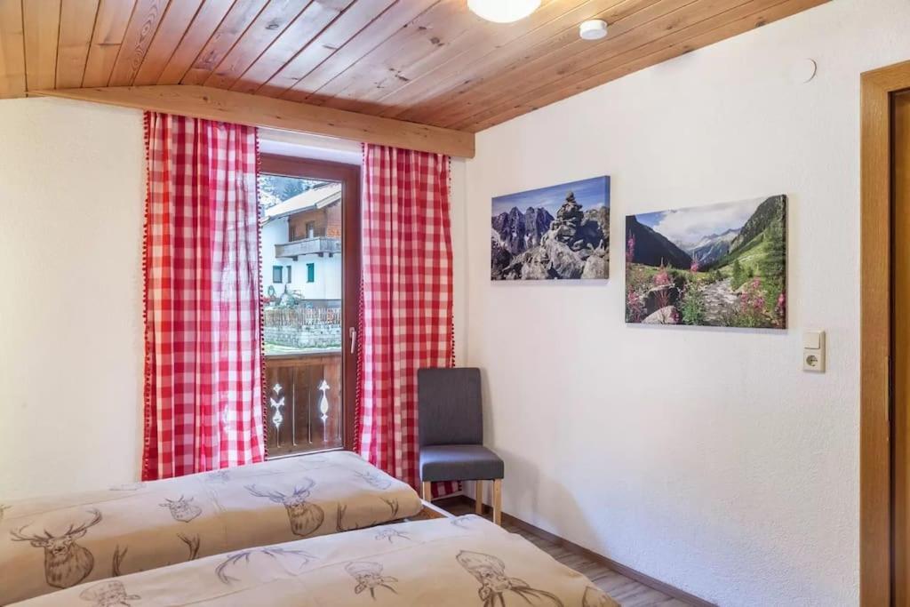 Ferienwohnung Gamsbock Panorama View Balkon, Gartensauna, Garten, Grillplatz シュトゥンム エクステリア 写真