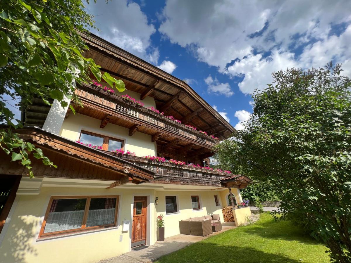 Ferienwohnung Gamsbock Panorama View Balkon, Gartensauna, Garten, Grillplatz シュトゥンム エクステリア 写真