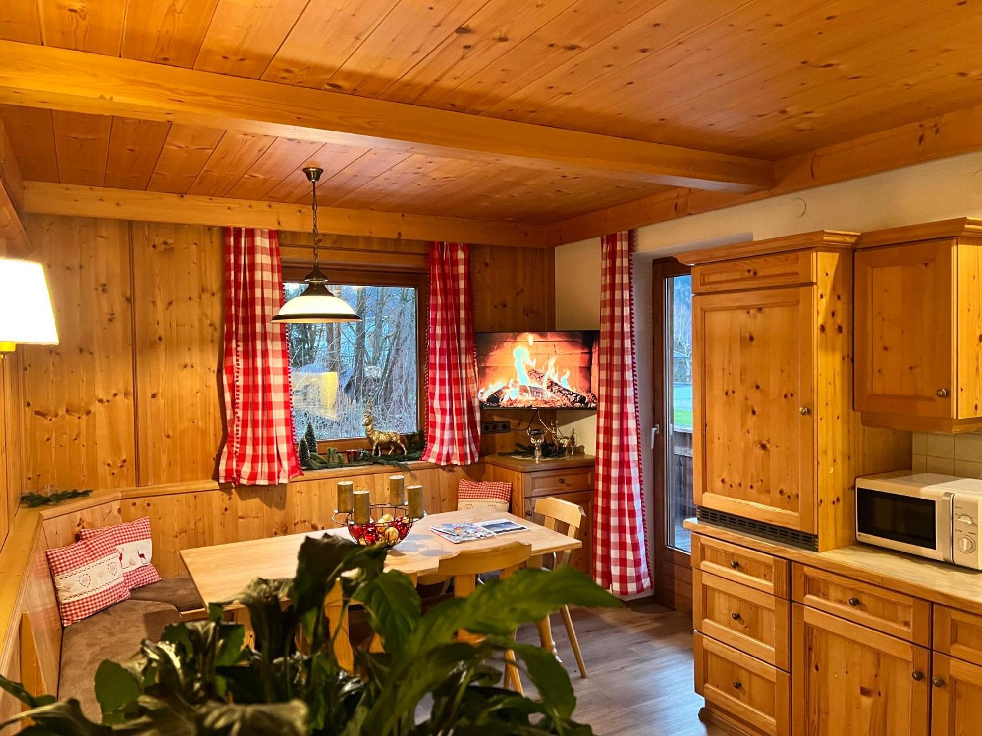Ferienwohnung Gamsbock Panorama View Balkon, Gartensauna, Garten, Grillplatz シュトゥンム エクステリア 写真