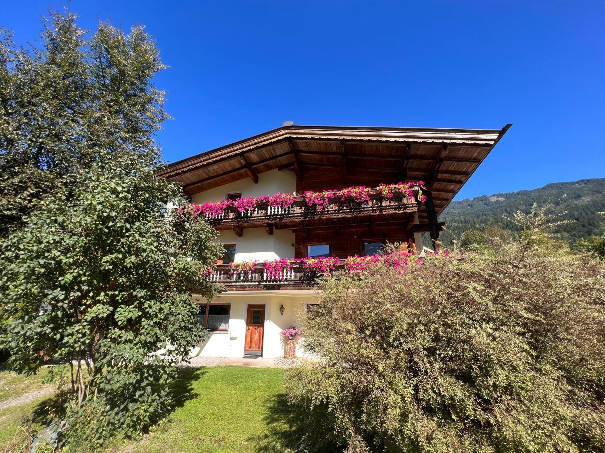 Ferienwohnung Gamsbock Panorama View Balkon, Gartensauna, Garten, Grillplatz シュトゥンム エクステリア 写真