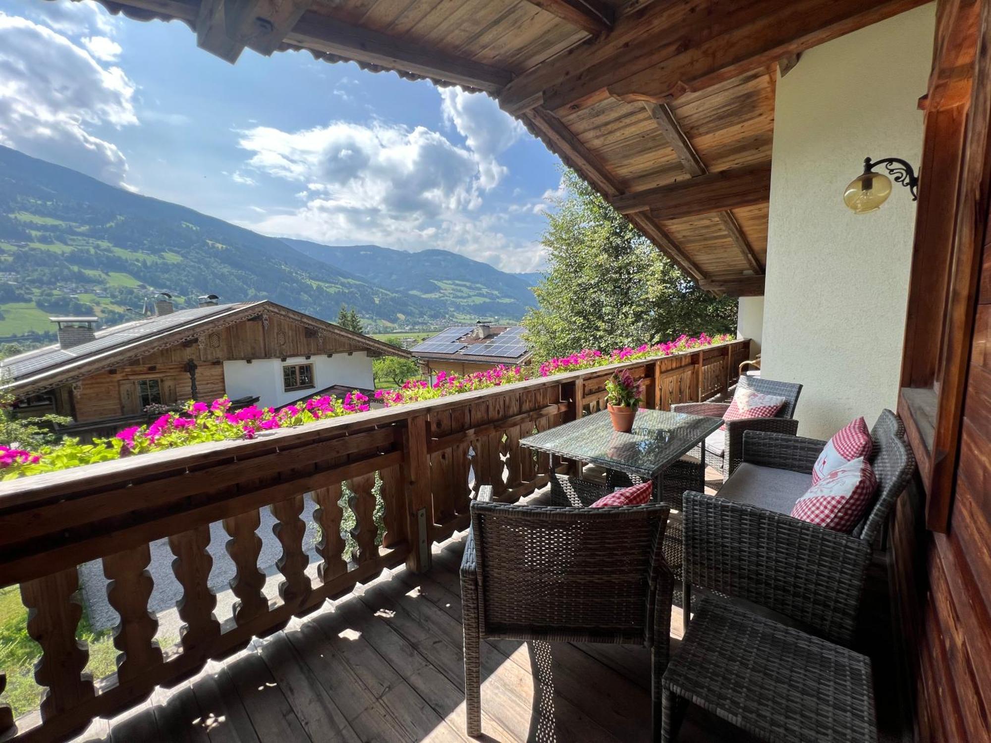 Ferienwohnung Gamsbock Panorama View Balkon, Gartensauna, Garten, Grillplatz シュトゥンム エクステリア 写真